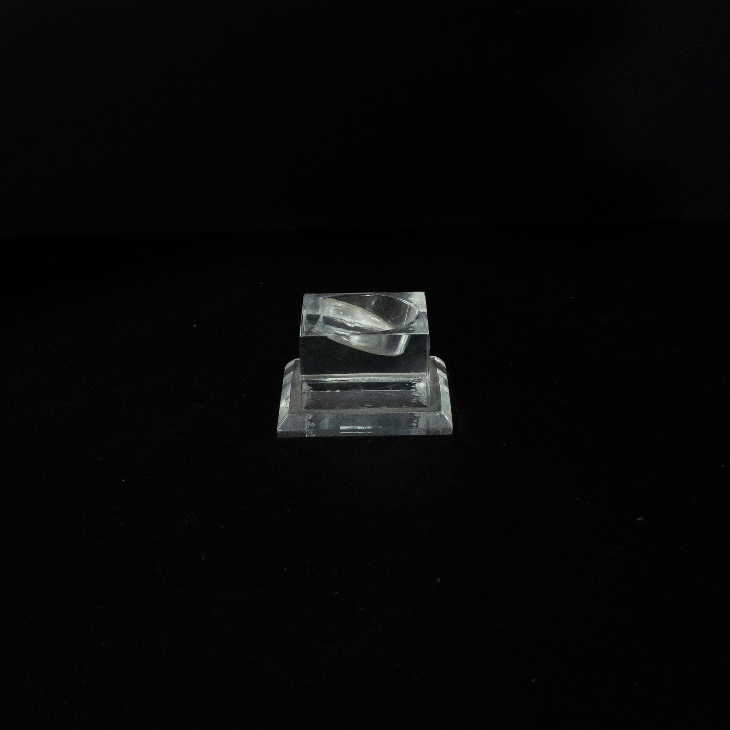 Round Block Ring Display