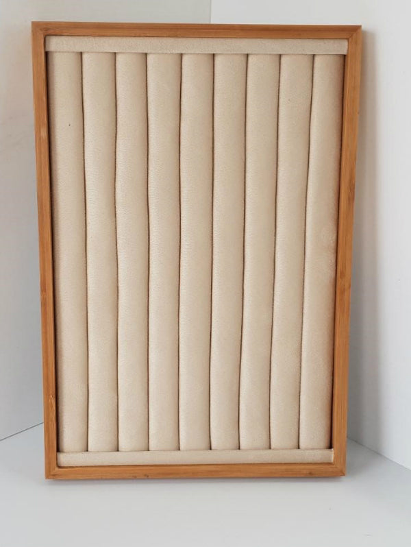 Ring Display Plate Bamboo Creme Suede