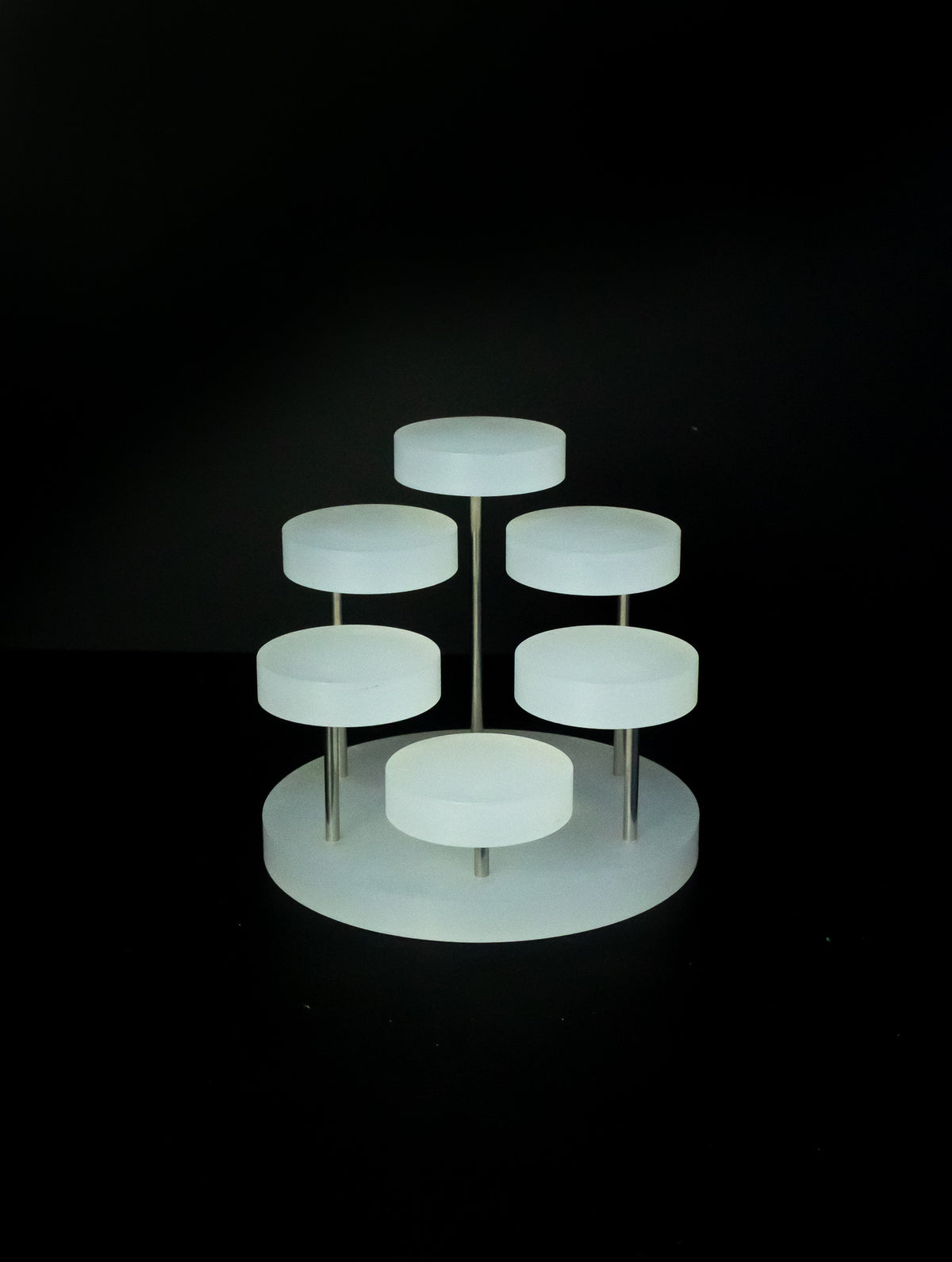 Biscuit Monitor Riser Riser Biscuit 6 Step | Auckland | New Zealand | Maxim Displays – Maxim ...